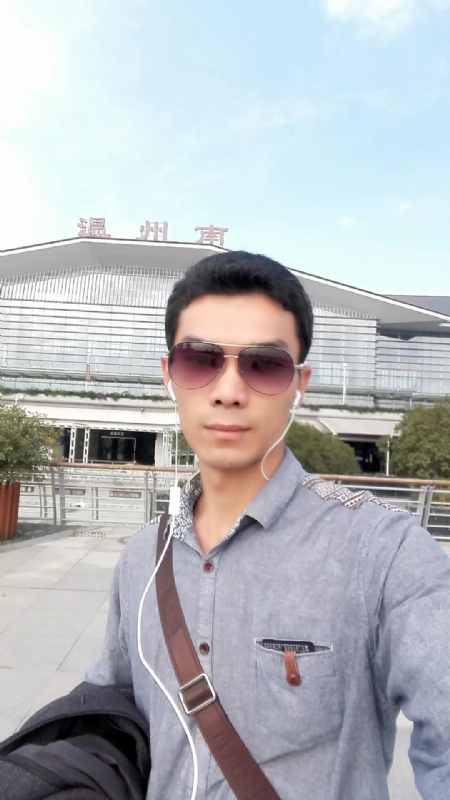 错把真心喂了狗的第三张照片--周宁中老年相亲网